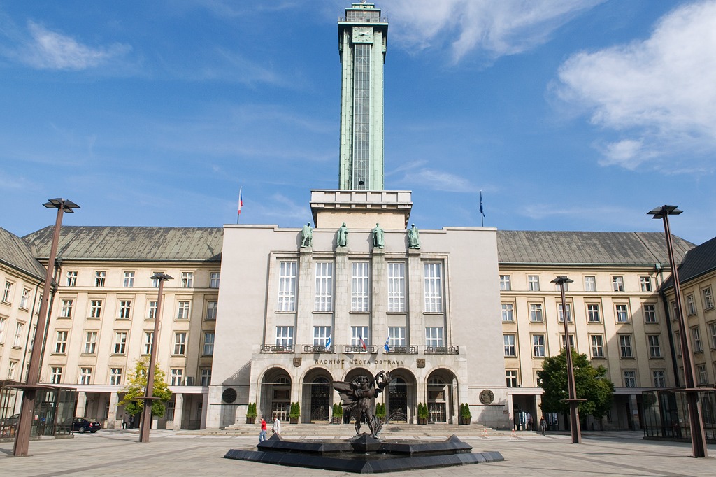 Obce, města, kraje a zřizované subjekty